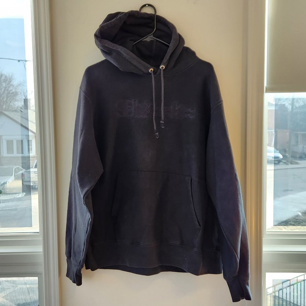 Vintage Champion Reverse Weave Hoodie w. Embroidered logo. Mens Large.